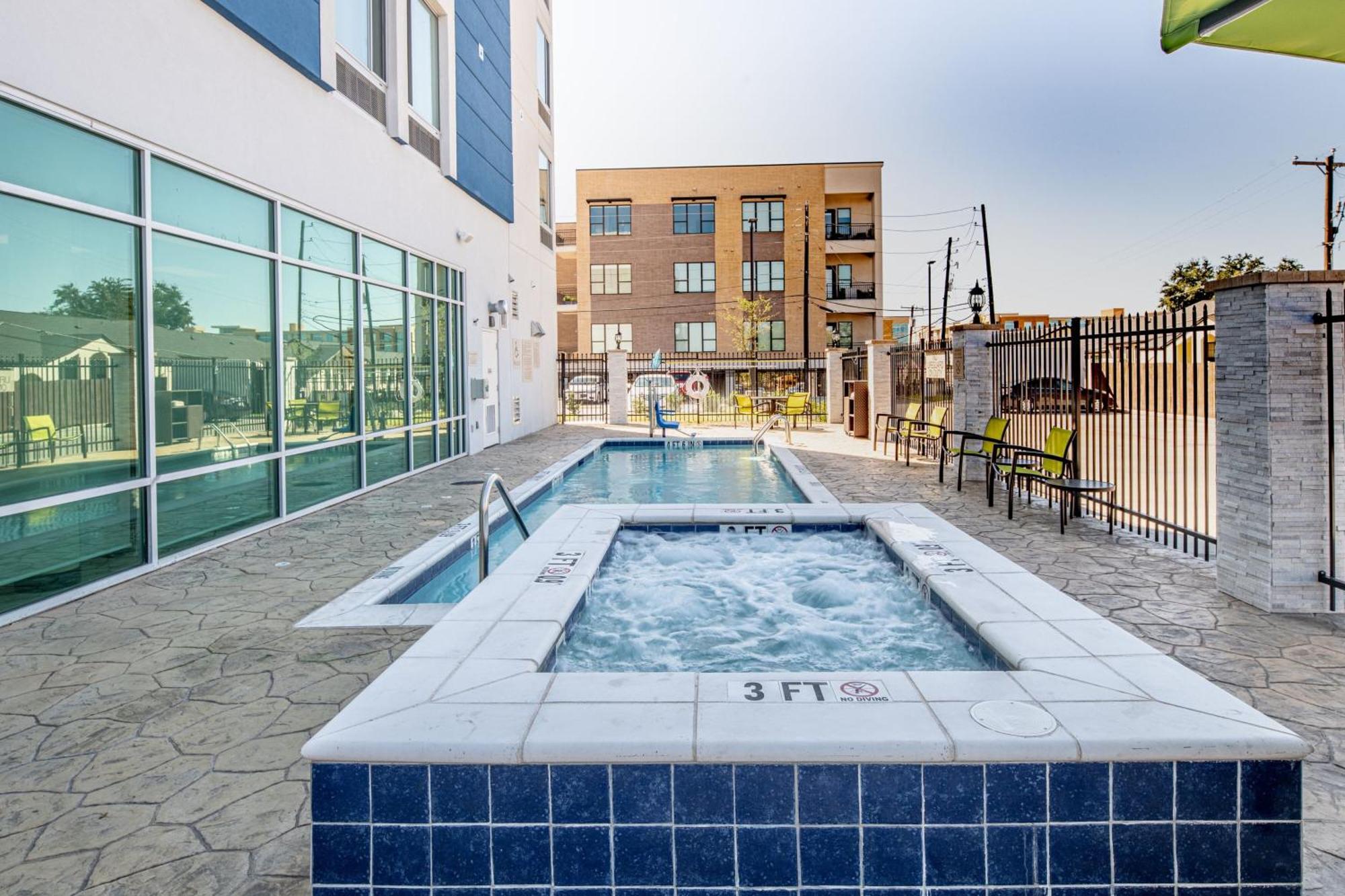 Springhill Suites Dallas Central Expressway Zewnętrze zdjęcie